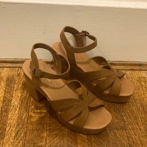 Platform sandals